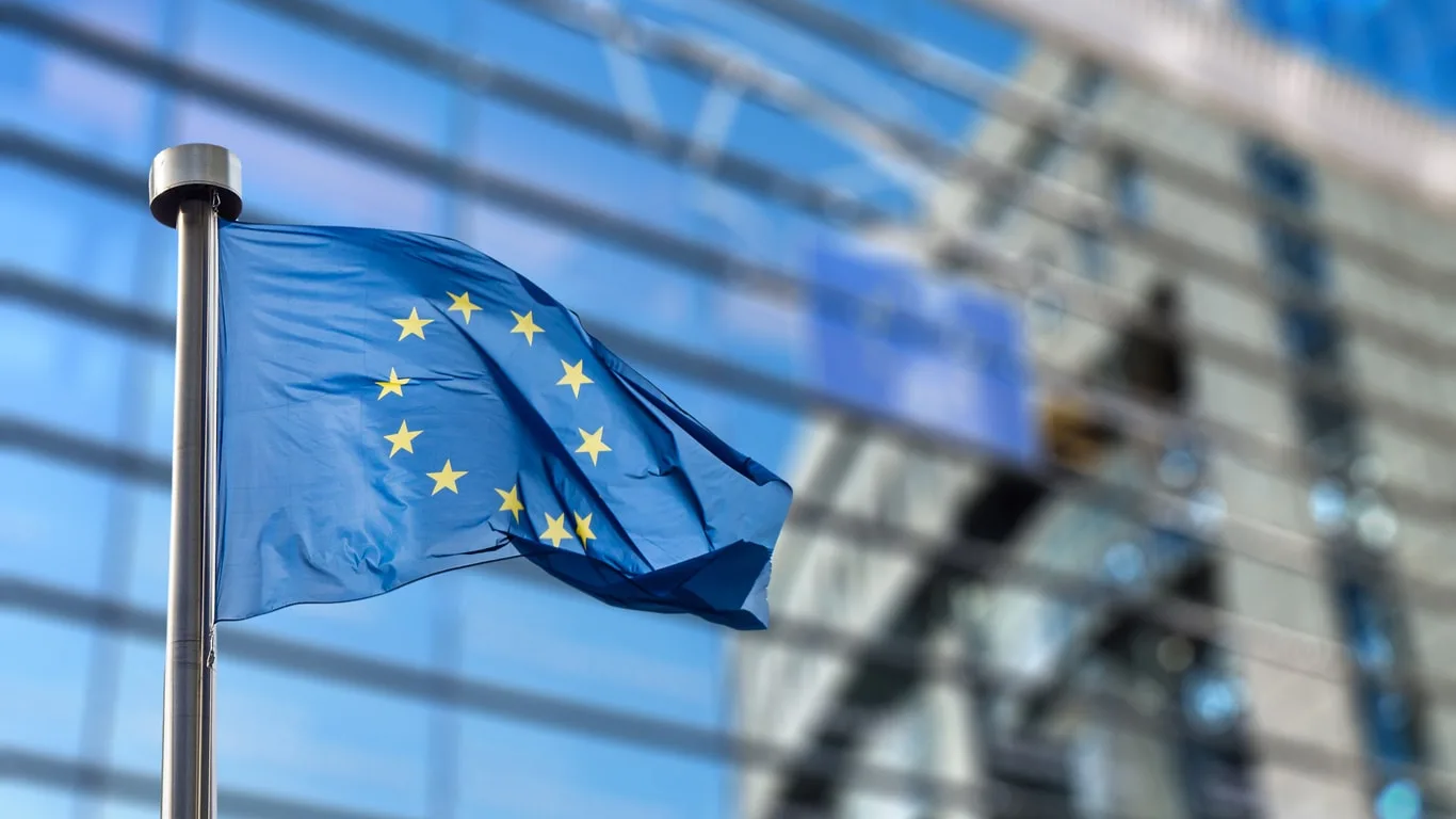 المفوضية الأوروبية تقلص توقعات النمو في منطقة اليورو نتيجة النزاع التجاري المفوضية الأوروبية تقلص توقعات النمو في منطقة اليورو نتيجة النزاع التجاري