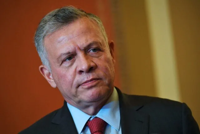 الملك الأردني يبرز ضرورة الوصول إلى سلام عادل وشامل عبر حل الدولتين. الملك الأردني يبرز ضرورة الوصول إلى سلام عادل وشامل عبر حل الدولتين.