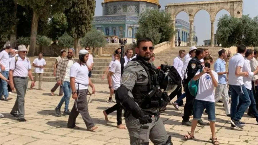 المملكة تستنكر دخول مسؤولين ومستوطني الاحتلال إلى ساحات المسجد الأقصى المبارك. المملكة تستنكر دخول مسؤولين ومستوطني الاحتلال إلى ساحات المسجد الأقصى المبارك.