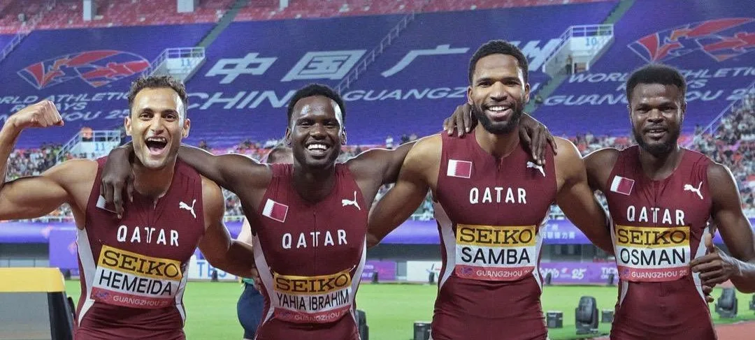 المنتخب القطري لسباقات التتابع “4×400 متر” يصل إلى بطولة العالم.