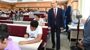 المنشاوي يزور لجان امتحانات جامعة أسيوط الخاصة