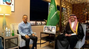 المنصوري يلتقي سفير سنغافورة في المملكة