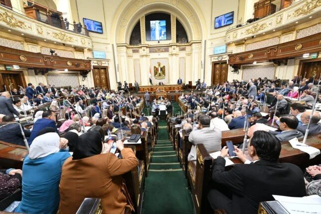 النائب عاطف المغاوري يقدم اقتراحاً بتعديل قانون الانتخابات لتقسيم الدوائر كل 5 سنوات. النائب عاطف المغاوري يقدم اقتراحاً بتعديل قانون الانتخابات لتقسيم الدوائر كل 5 سنوات.