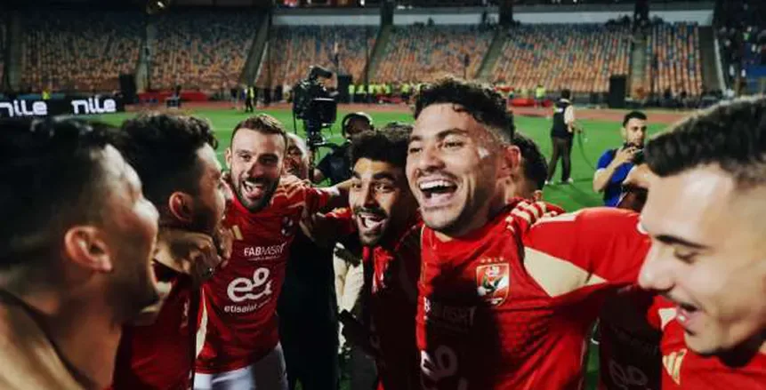 النشرة الرياضية | انتقال لاعب الأهلي بعد معلول ومباراة الأحمر في الإسماعيلية وتفاصيل نظام الدوري الجديد النشرة الرياضية | انتقال لاعب الأهلي بعد معلول ومباراة الأحمر في الإسماعيلية وتفاصيل نظام الدوري الجديد