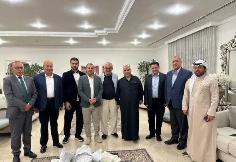 النوباني والنوايسة والرواشدة في مكتب السفير سنان المجالي في الكويت. النوباني والنوايسة والرواشدة في مكتب السفير سنان المجالي في الكويت.