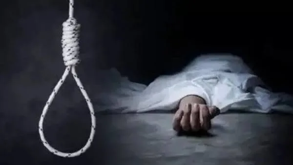 النيابة تأمر بالتحقيق في واقعة انتحار عامل بمطعم بباب الشعرية
