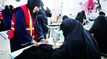 الهلال الأحمر يدعم الأرامل والعائلات المهجرة في سوريا