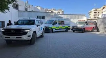 الهلال الأحمر ينقل 3 مرضى من مستشفى العودة المحاصر رغم الاعتقال وإطلاق النار بالقرب من سيارات الإسعاف.