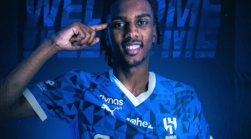 الهلال يعلن عن الصفقة مع نجم النادي الأهلي