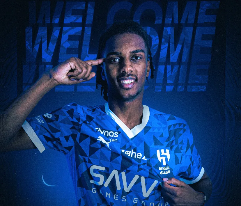 الهلال يعلن عن الصفقة مع نجم النادي الأهلي الهلال يعلن عن الصفقة مع نجم النادي الأهلي