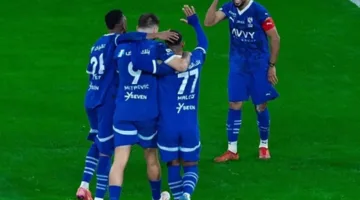 محترف الهلال السعودي يغادر الملعب حتى انتهاء الموسم