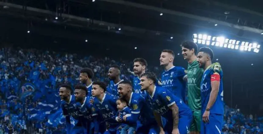 الهلال يواجه الوحدة في مباراة مصيرية لتحديد التأهل الآسيوي والبقاء. الهلال يواجه الوحدة في مباراة مصيرية لتحديد التأهل الآسيوي والبقاء.