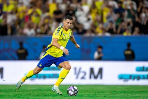 الهلال يُحدد مطالبه لإنضمام رونالدو قبل المونديال الهلال يُحدد مطالبه لإنضمام رونالدو قبل المونديال
