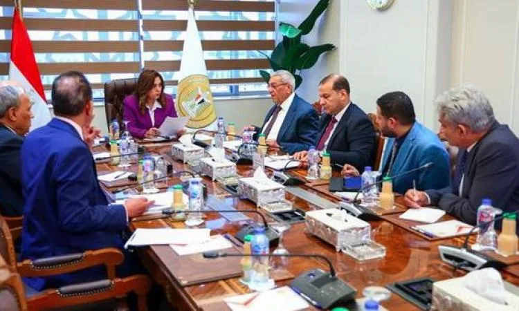 الهيئة المحلية تراقب قضايا المناطق العمرانية والخطط الاستراتيجية الهيئة المحلية تراقب قضايا المناطق العمرانية والخطط الاستراتيجية