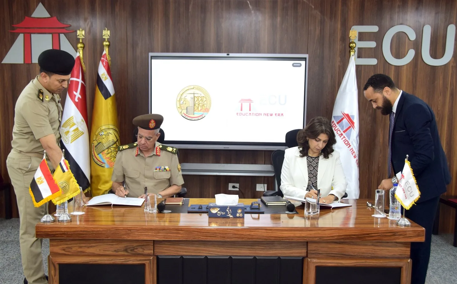 الهيئة الهندسية للقوات المسلحة تُبرم اتفاق شراكة مع الجامعة المصرية الصينية الهيئة الهندسية للقوات المسلحة تُبرم اتفاق شراكة مع الجامعة المصرية الصينية