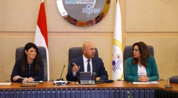 الوزير يتابع تنفيذ مشروعات التنمية الصناعية في الصعيد