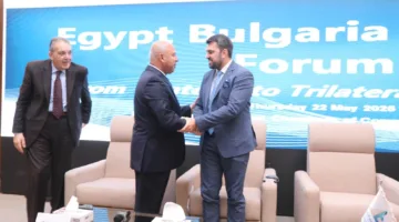 الوزير يسلط الضوء على استراتيجيات تحويل مصر إلى مركز إقليمي بارز في مجالي الصناعة والنقل.