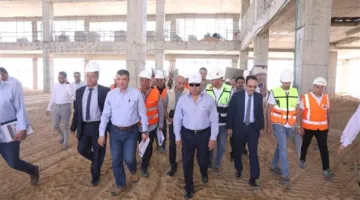 الوزير يقوم بجولة تفقدية في مواقع العمل للخط الثاني من شبكة القطار الكهربائي السريع