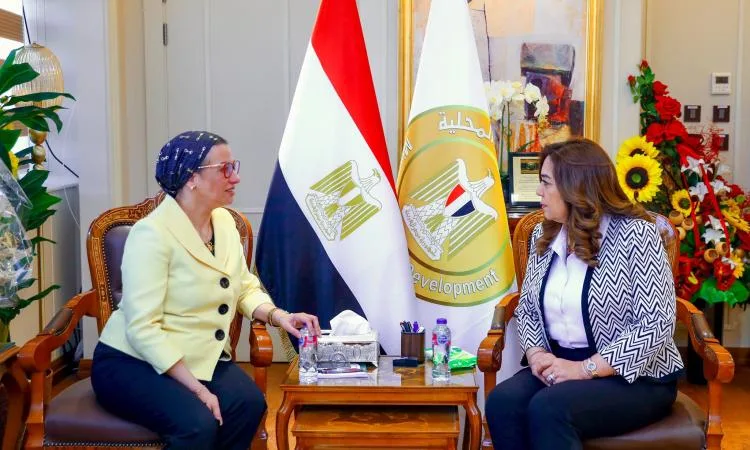 الوزيرتان المعنيتان بالتنمية المحلية والبيئة تتابعان سير عمل نظام إدارة النفايات الصلبة. الوزيرتان المعنيتان بالتنمية المحلية والبيئة تتابعان سير عمل نظام إدارة النفايات الصلبة.