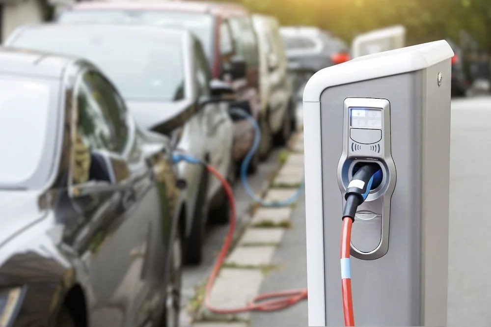 الوكالة الدولية للطاقة: زيادة مبيعات السيارات الكهربائية والهجينة لأكثر من 20% بحلول عام 2025