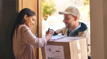 الولايات المتحدة تقلل الرسوم الجمركية على الشحنات الصينية الصغيرة من 120% إلى 54%