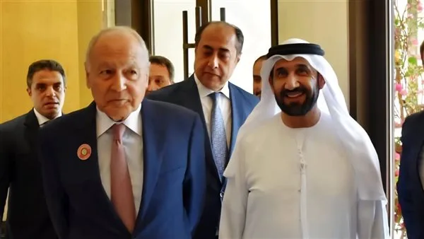 اليماني إلى أبو الغيط: شعوب المنطقة تأمل في تحقيق آمال كبيرة من القمة العربية اليماني إلى أبو الغيط: شعوب المنطقة تأمل في تحقيق آمال كبيرة من القمة العربية