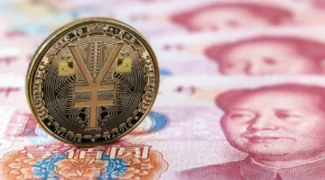 اليوان الصيني يتراجع بفعل بيانات اقتصادية مخيبة وازدياد طلب الشركات على الدولار