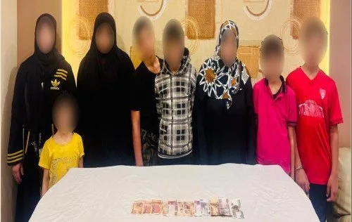 امرأة منتقبة تستأجر خمسة أطفال لاستغلالهم في التسول بمدينة الشروق (تفاصيل) امرأة منتقبة تستأجر خمسة أطفال لاستغلالهم في التسول بمدينة الشروق (تفاصيل)