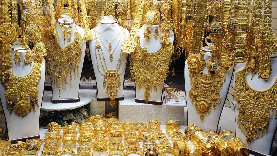 انخفاض سعر الذهب بالسوق القطرية 2.69 بالمئة الأسبوع الجاري انخفاض سعر الذهب بالسوق القطرية 2.69 بالمئة الأسبوع الجاري