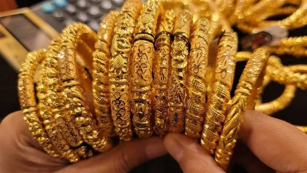 انخفاض سعر الذهب في مصر اليوم السبت.. عيار 21 يسجل 4530 جنيها الآن انخفاض سعر الذهب في مصر اليوم السبت.. عيار 21 يسجل 4530 جنيها الآن