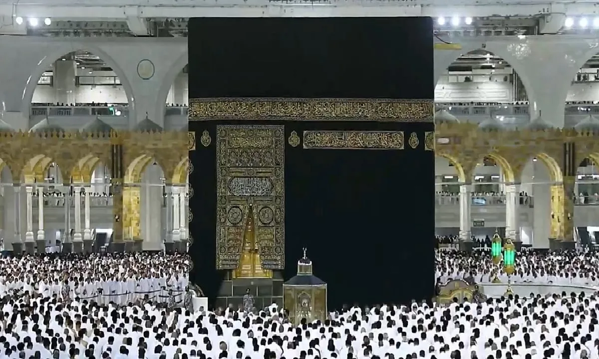 انطلاق أول مجموعة من حجاج الجمهورية القرغيزية إلى أماكن العبادة المقدسة انطلاق أول مجموعة من حجاج الجمهورية القرغيزية إلى أماكن العبادة المقدسة