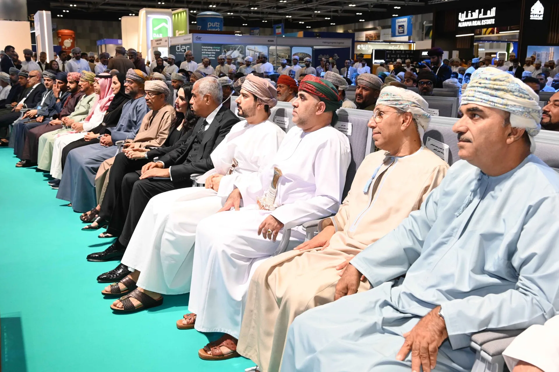 انطلاق الدورة الثالثة من الملتقى الاستثماري في إطار فعاليات النسخة العشرين لمؤتمر ومعرض عُمان العقاري انطلاق الدورة الثالثة من الملتقى الاستثماري في إطار فعاليات النسخة العشرين لمؤتمر ومعرض عُمان العقاري