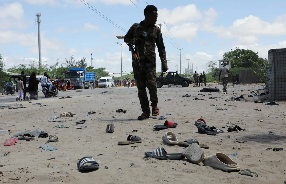 انفجار يكلف 13 فردًا حياتهم في مقديشو انفجار يكلف 13 فردًا حياتهم في مقديشو