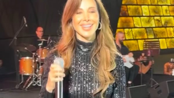 بإطلالة بسيطة.. نانسي عجرم تتألق في حفلها بالمتحف الكبير (صور)