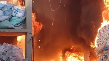 باستخدام 7 عربات إطفاء: إخماد حريق ضخم يندلع في مصنع بلاستيك بقرية كفر حمزة في الخانكة