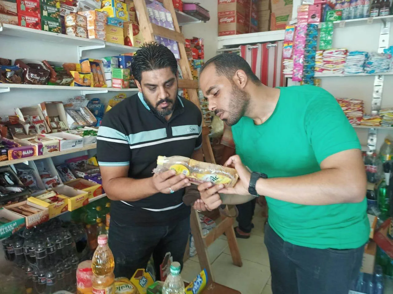 بالصور.. إدارة سلامة الغذاء تضبط 17 طنًا من المواد الغذائية الفاسدة في الغربية بالصور.. إدارة سلامة الغذاء تضبط 17 طنًا من المواد الغذائية الفاسدة في الغربية