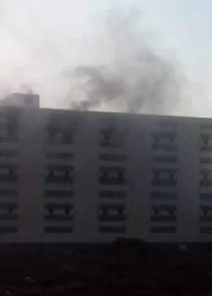 بالصور.. السيطرة على حريق داخل مصنع ملابس جاهزة بالمنطقة الصناعية في بورسعيد