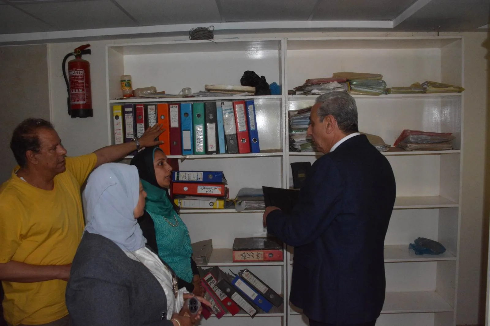 بالصور: جولـة تفقدية لمحافظ الغربية للخدمات في قرية شبراقاص بالسنطة بالصور: جولـة تفقدية لمحافظ الغربية للخدمات في قرية شبراقاص بالسنطة