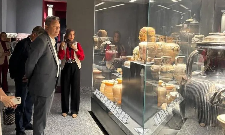 بالصور.. نائب وزير خارجية تايلاند يزور المتحف اليوناني الروماني بالإسكندرية