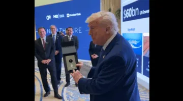 بالفيديو: الإمارات تقدم لترامب هدية غير متوقعة، والرئيس الأمريكي يبدو غير مرتاح – “ما هي التفاصيل؟”