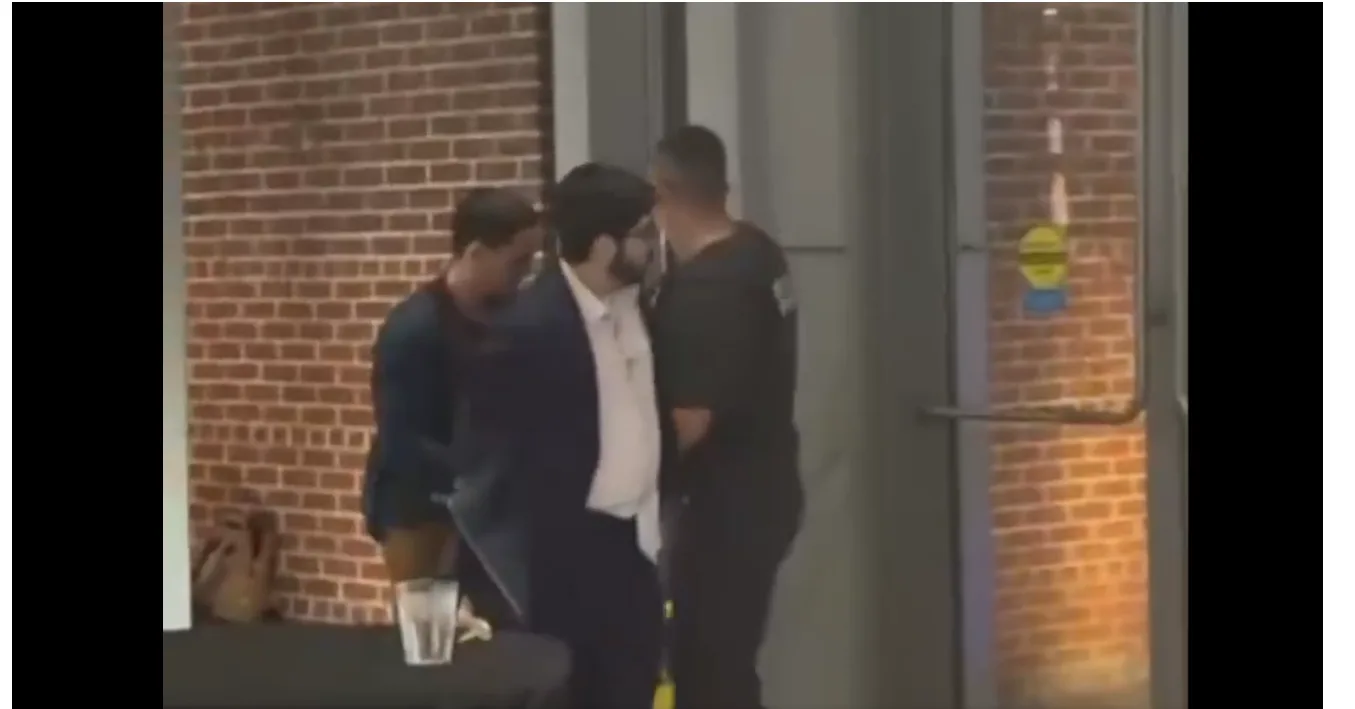 بالفيديو: لحظة اعتقال مطلق النار على موظفي السفارة الإسرائيلية في واشنطن بالفيديو: لحظة اعتقال مطلق النار على موظفي السفارة الإسرائيلية في واشنطن