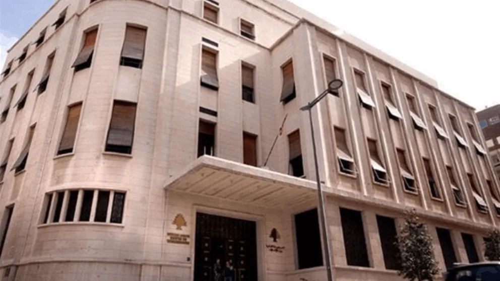 بالفيديو.. وصول وفد من شركة “ستارلينك” للإنترنت الفضائي إلى بيروت