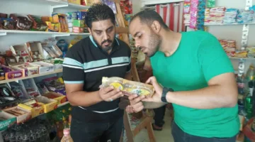 بالفيديوهات.. ‘سلامة الغذاء’ تستولي على 17 طن من المواد الغذائية الفاسدة في الغربية
