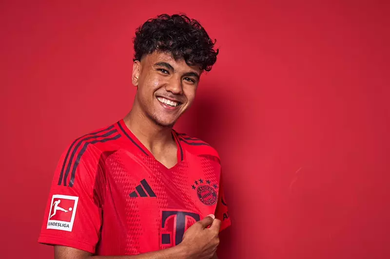 بايرن ميونخ يعلن عن عودة اللاعب المغربي أدم أزنو من إعارته مبكرًا للمشاركة في كأس العالم للأندية بايرن ميونخ يعلن عن عودة اللاعب المغربي أدم أزنو من إعارته مبكرًا للمشاركة في كأس العالم للأندية