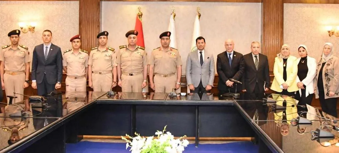 قوات الدفاع الشعبي والعسكري تبرم اتفاقية تعاون مع وزارة الشباب لتعزيز قيم الولاء والانتماء بين الشباب قوات الدفاع الشعبي والعسكري تبرم اتفاقية تعاون مع وزارة الشباب لتعزيز قيم الولاء والانتماء بين الشباب