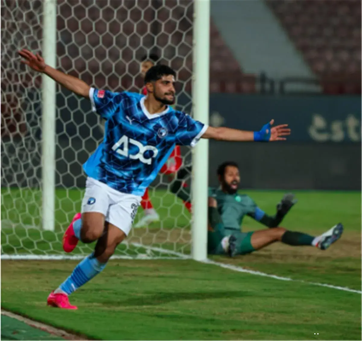 بتصويبة رائعة.. إبراهيم عادل يسجل هدف بيراميدز الأول أمام البنك الأهلي