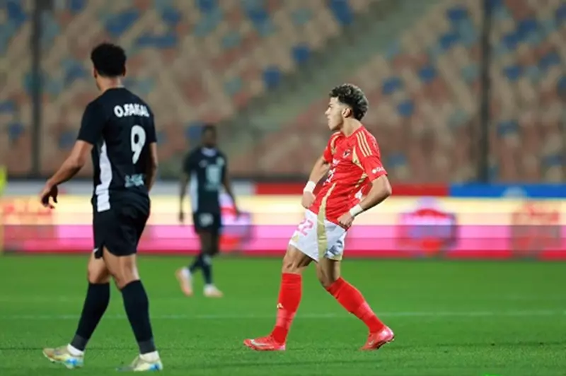 بتصويت 93.7%.. إمام عاشور يُحقق لقب أفضل لاعب في الجولة السابعة للدوري (فيديو) بتصويت 93.7%.. إمام عاشور يُحقق لقب أفضل لاعب في الجولة السابعة للدوري (فيديو)