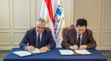 بتكلفة 20.5 مليون دولار.. رئيس هيئة قناة السويس يبرم عقدين لمشروعين في القنطرة غرب