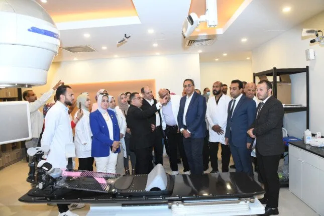 بتكلفه 85 مليون جنيه.. محافظ قنا يفتتح مبنى امتداد مركز الأورام الجديد للعلاج الإشعاعي