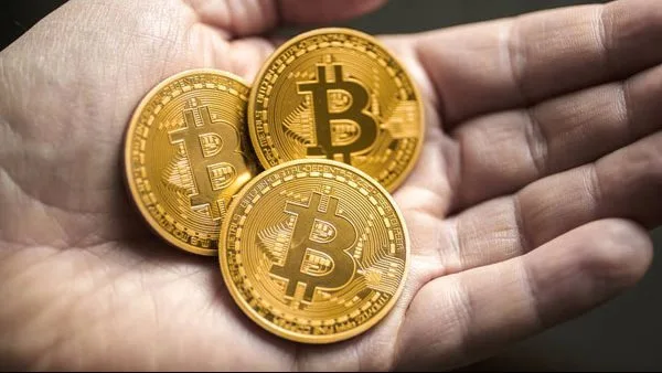 بتكوين تتخطى حاجز 111 ألف دولار مع تفاؤل بشأن تنظيم العملات الرقمية في الولايات المتحدة بتكوين تتخطى حاجز 111 ألف دولار مع تفاؤل بشأن تنظيم العملات الرقمية في الولايات المتحدة